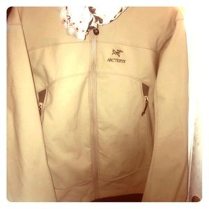 Arc’teryx Womens green winter storm jacket.